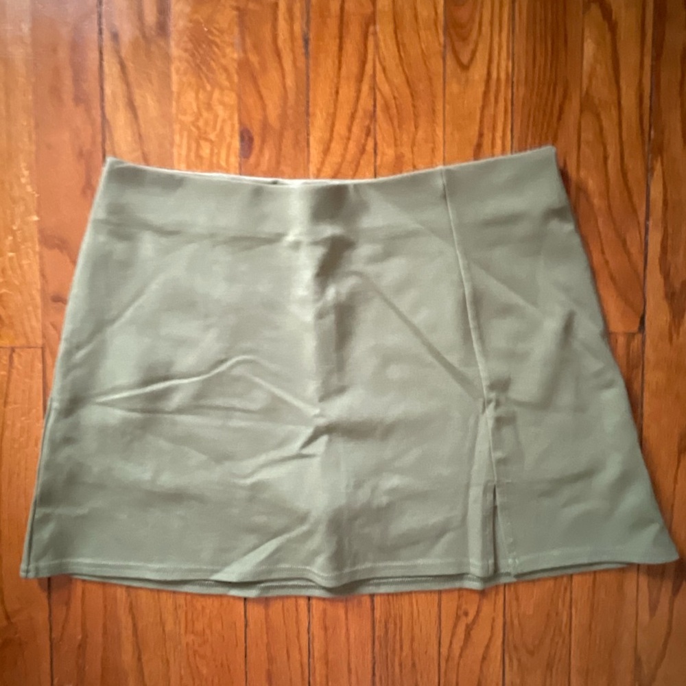 NWOT AE mini skort